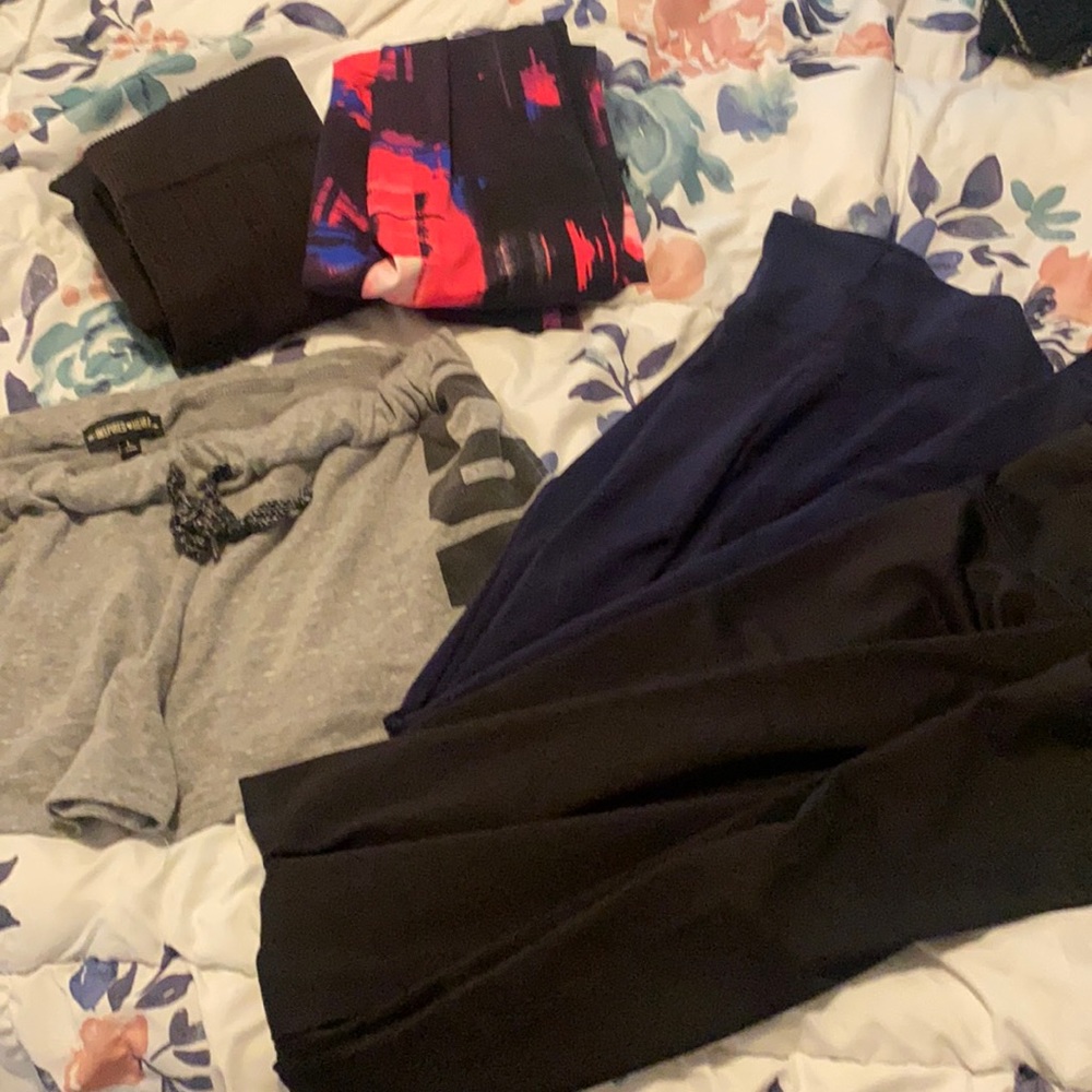 Bottoms bundle - Picture 2 of 10